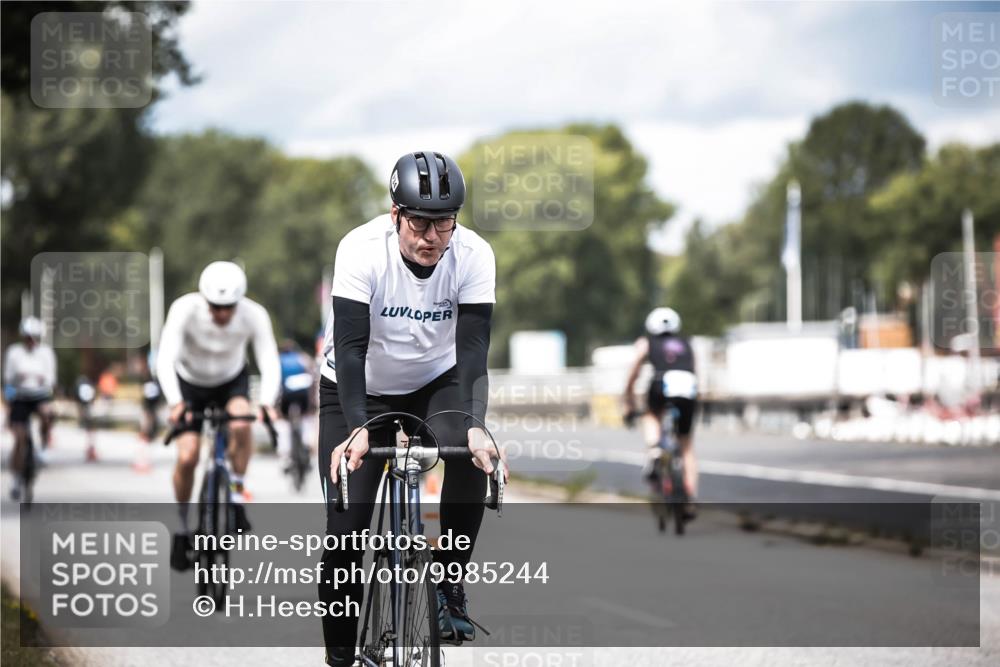 16.08.2026 - KN Förde Triathlon 2026 H.Heesch http://msf.ph/oto/9985244 16.08.2026 13:03:46 Radfahren 561, 567, 580, 585, 726, 734, 739 meine-sportfotos.de
