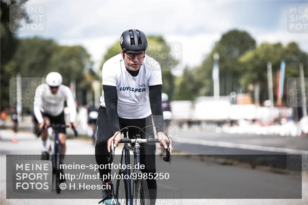 16.08.2026 - KN Förde Triathlon 2026 H.Heesch http://msf.ph/oto/9985250 16.08.2026 13:03:46 Radfahren 561, 567, 580, 585, 726, 734, 739 meine-sportfotos.de