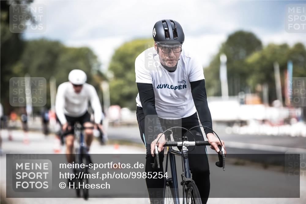16.08.2026 - KN Förde Triathlon 2026 H.Heesch http://msf.ph/oto/9985254 16.08.2026 13:03:46 Radfahren 561, 567, 580, 585, 726, 734, 739 meine-sportfotos.de