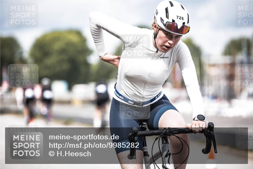 16.08.2026 - KN Förde Triathlon 2026 H.Heesch http://msf.ph/oto/9985282 16.08.2026 13:03:51 Radfahren 561, 580, 726 meine-sportfotos.de