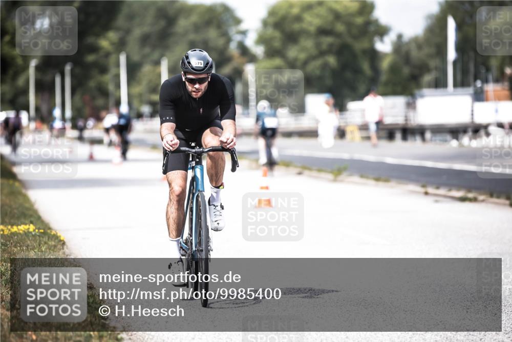 16.08.2026 - KN Förde Triathlon 2026 H.Heesch http://msf.ph/oto/9985400 16.08.2026 13:04:22 Radfahren 575 meine-sportfotos.de