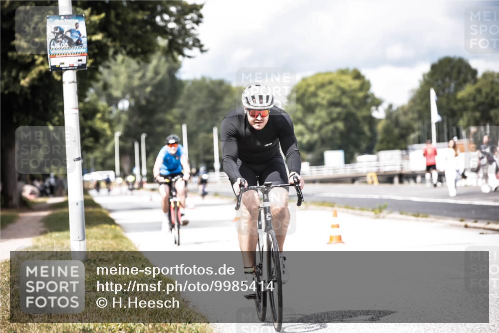 16.08.2026 - KN Förde Triathlon 2026 H.Heesch http://msf.ph/oto/9985414 16.08.2026 13:04:45 Radfahren 555, 705, 717 meine-sportfotos.de