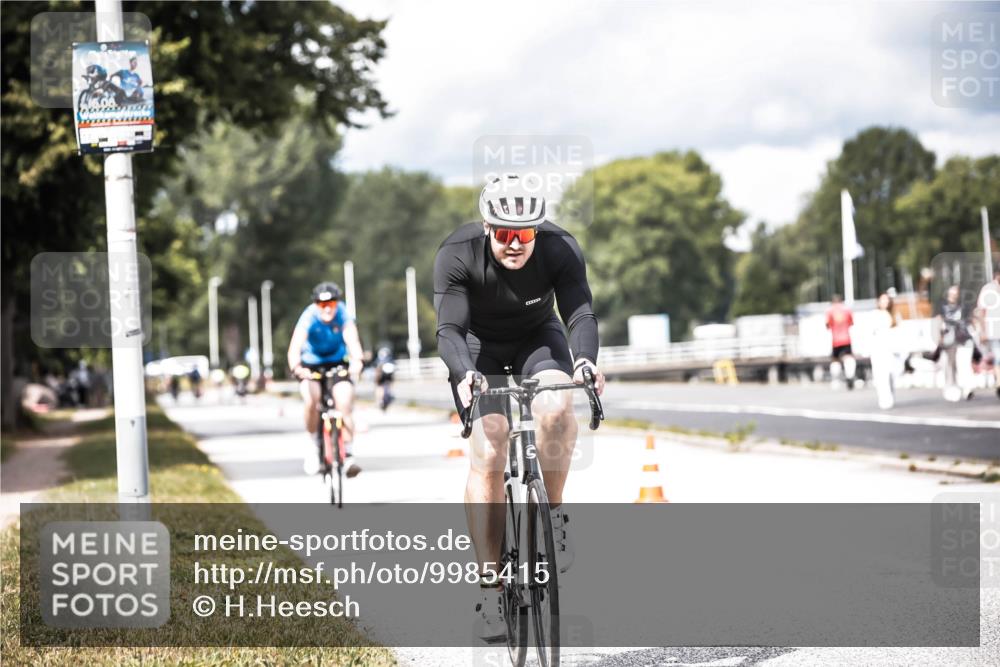 16.08.2026 - KN Förde Triathlon 2026 H.Heesch http://msf.ph/oto/9985415 16.08.2026 13:04:45 Radfahren 555, 705, 717 meine-sportfotos.de