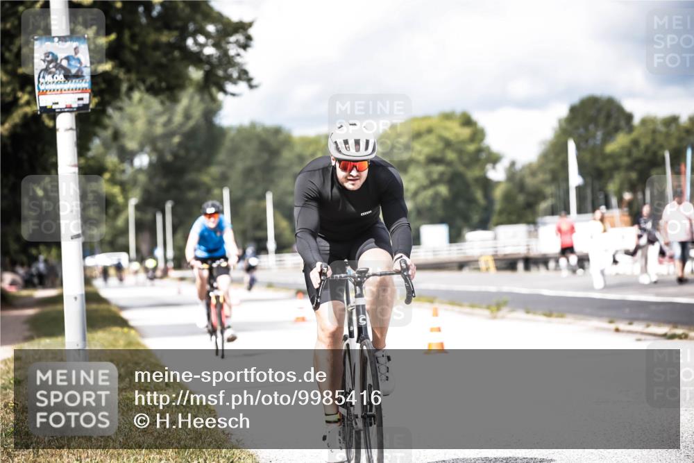 16.08.2026 - KN Förde Triathlon 2026 H.Heesch http://msf.ph/oto/9985416 16.08.2026 13:04:45 Radfahren 555, 705, 717 meine-sportfotos.de