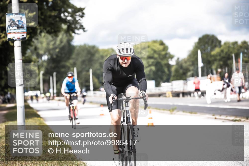 16.08.2026 - KN Förde Triathlon 2026 H.Heesch http://msf.ph/oto/9985417 16.08.2026 13:04:46 Radfahren 555, 705, 717 meine-sportfotos.de