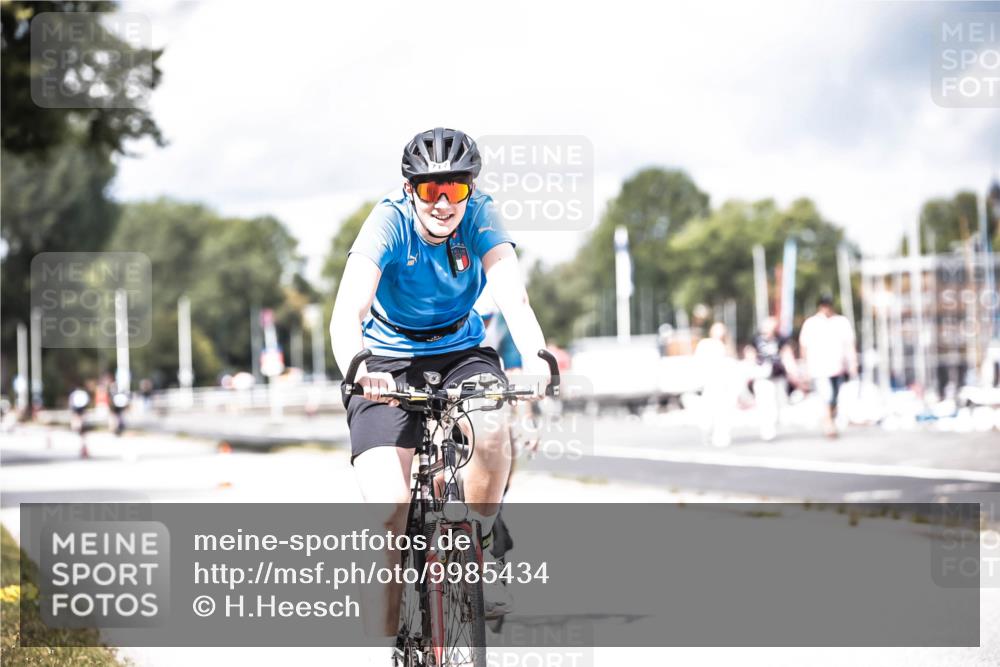 16.08.2026 - KN Förde Triathlon 2026 H.Heesch http://msf.ph/oto/9985434 16.08.2026 13:04:48 Radfahren 555, 705, 717 meine-sportfotos.de