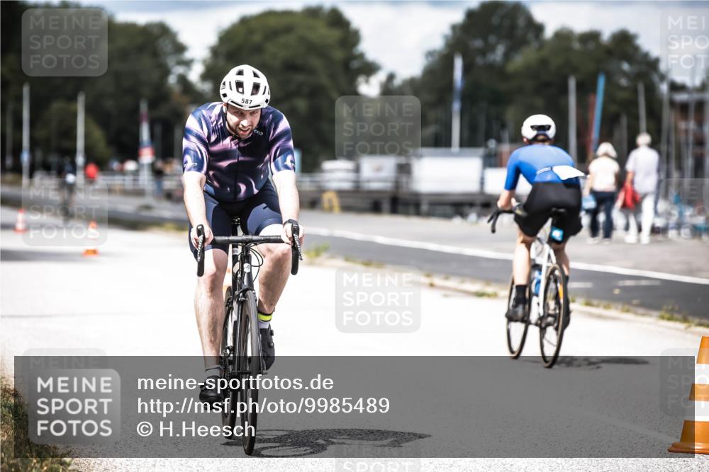 16.08.2026 - KN Förde Triathlon 2026 H.Heesch http://msf.ph/oto/9985489 16.08.2026 13:05:23 Radfahren 511, 579, 587 meine-sportfotos.de