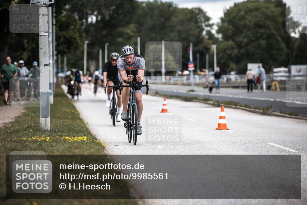 16.08.2026 - KN Förde Triathlon 2026 H.Heesch http://msf.ph/oto/9985561 16.08.2026 13:05:58 Radfahren 510, 517, 573 meine-sportfotos.de