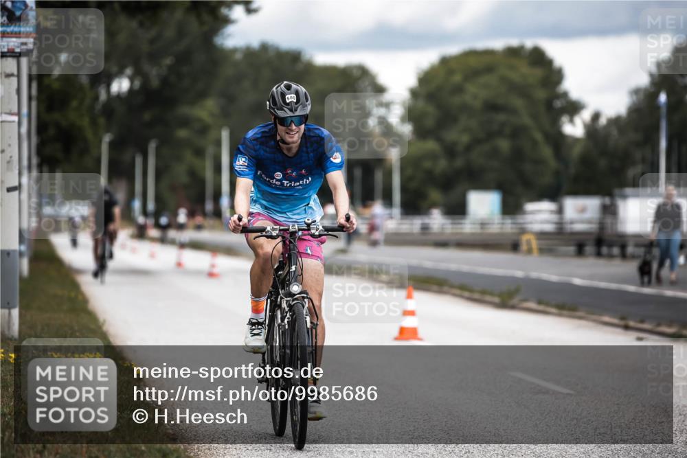 16.08.2026 - KN Förde Triathlon 2026 H.Heesch http://msf.ph/oto/9985686 16.08.2026 13:06:29 Radfahren 527, 580, 709, 725 meine-sportfotos.de