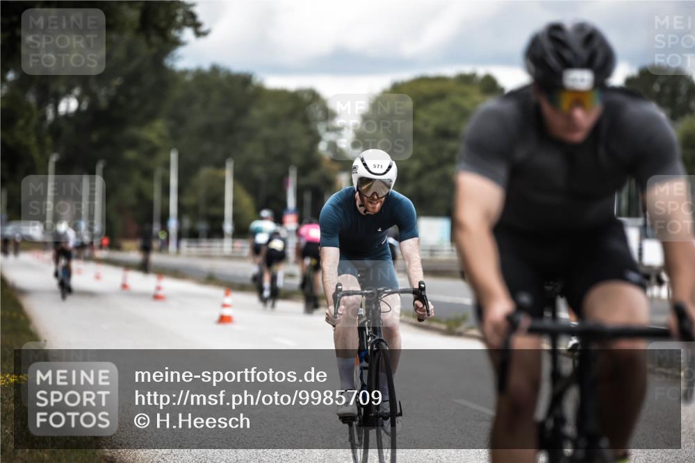 16.08.2026 - KN Förde Triathlon 2026 H.Heesch http://msf.ph/oto/9985709 16.08.2026 13:06:35 Radfahren 545, 571 meine-sportfotos.de