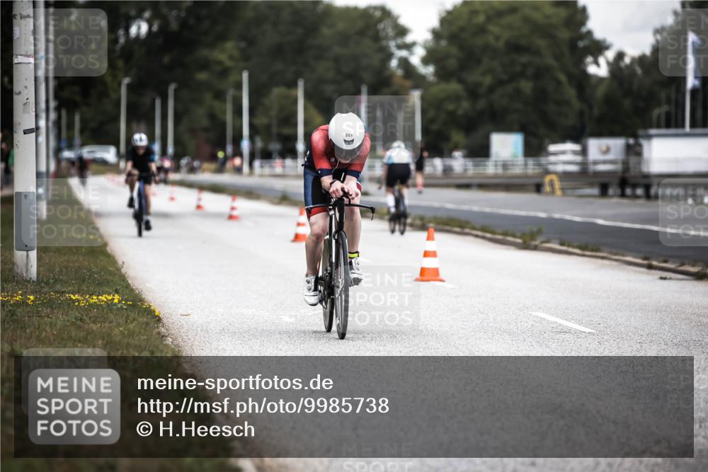 16.08.2026 - KN Förde Triathlon 2026 H.Heesch http://msf.ph/oto/9985738 16.08.2026 13:06:53 Radfahren 520, 583, 723 meine-sportfotos.de
