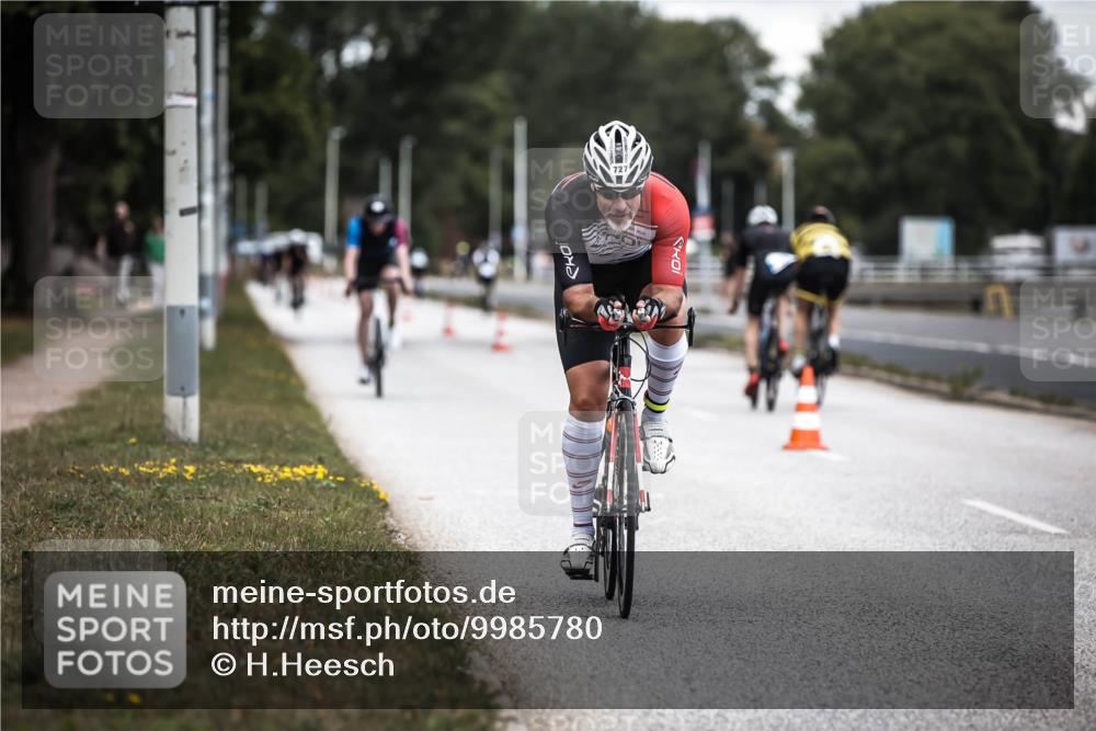 16.08.2026 - KN Förde Triathlon 2026 H.Heesch http://msf.ph/oto/9985780 16.08.2026 13:07:06 Radfahren 509, 543, 727 meine-sportfotos.de
