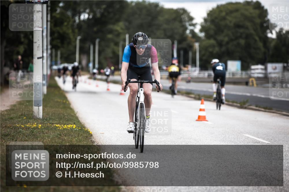16.08.2026 - KN Förde Triathlon 2026 H.Heesch http://msf.ph/oto/9985798 16.08.2026 13:07:09 Radfahren 509, 543, 704, 727 meine-sportfotos.de