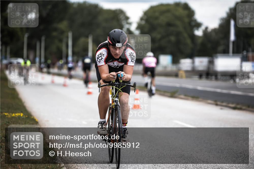 16.08.2026 - KN Förde Triathlon 2026 H.Heesch http://msf.ph/oto/9985912 16.08.2026 13:07:38 Radfahren 592, 711 meine-sportfotos.de
