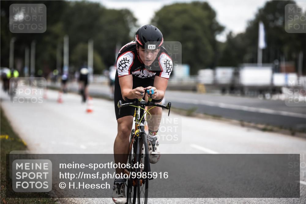 16.08.2026 - KN Förde Triathlon 2026 H.Heesch http://msf.ph/oto/9985916 16.08.2026 13:07:39 Radfahren 524, 592, 711 meine-sportfotos.de