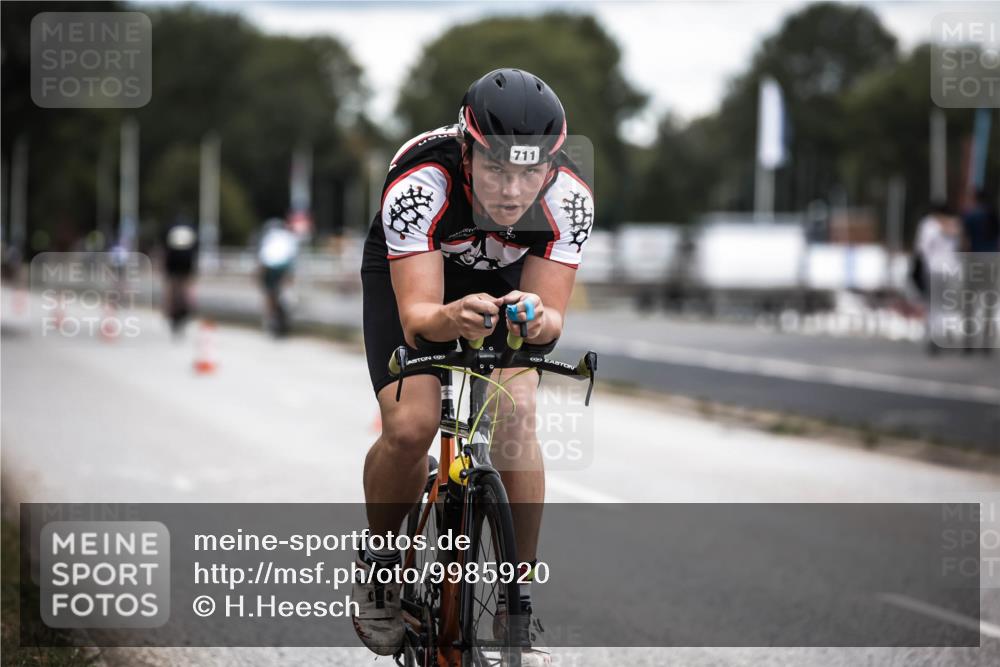 16.08.2026 - KN Förde Triathlon 2026 H.Heesch http://msf.ph/oto/9985920 16.08.2026 13:07:39 Radfahren 524, 592, 711 meine-sportfotos.de