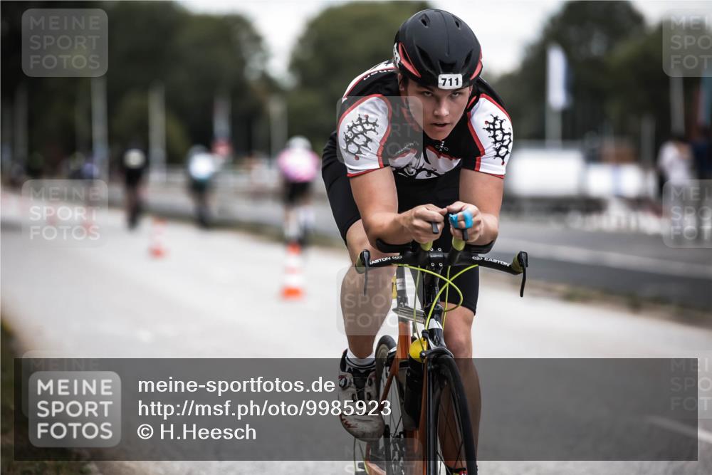 16.08.2026 - KN Förde Triathlon 2026 H.Heesch http://msf.ph/oto/9985923 16.08.2026 13:07:39 Radfahren 524, 592, 711 meine-sportfotos.de