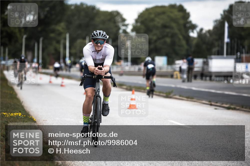 16.08.2026 - KN Förde Triathlon 2026 H.Heesch http://msf.ph/oto/9986004 16.08.2026 13:08:00 Radfahren 566, 738 meine-sportfotos.de