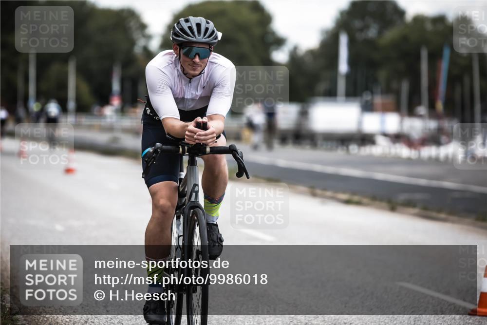 16.08.2026 - KN Förde Triathlon 2026 H.Heesch http://msf.ph/oto/9986018 16.08.2026 13:08:01 Radfahren 566, 579, 738 meine-sportfotos.de