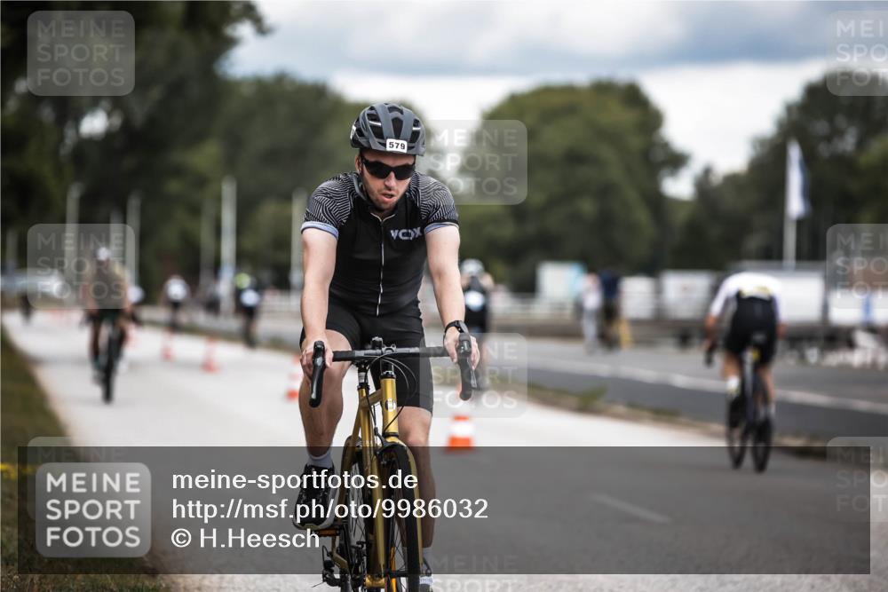 16.08.2026 - KN Förde Triathlon 2026 H.Heesch http://msf.ph/oto/9986032 16.08.2026 13:08:06 Radfahren 565, 579, 710 meine-sportfotos.de