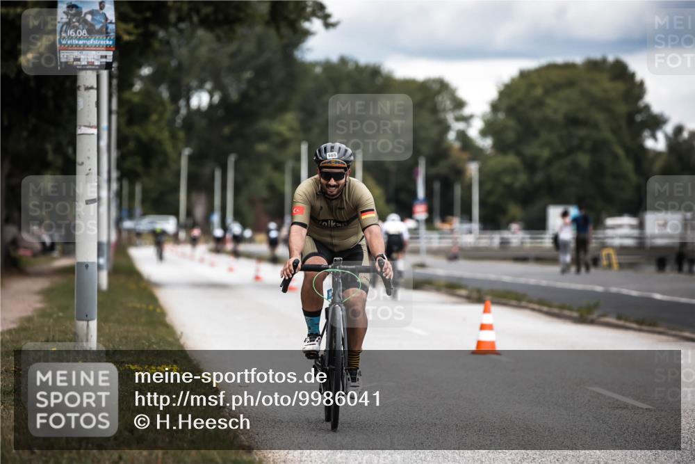 16.08.2026 - KN Förde Triathlon 2026 H.Heesch http://msf.ph/oto/9986041 16.08.2026 13:08:09 Radfahren 565, 579, 710, 732 meine-sportfotos.de