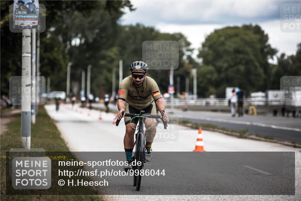 16.08.2026 - KN Förde Triathlon 2026 H.Heesch http://msf.ph/oto/9986044 16.08.2026 13:08:09 Radfahren 565, 579, 710, 732 meine-sportfotos.de