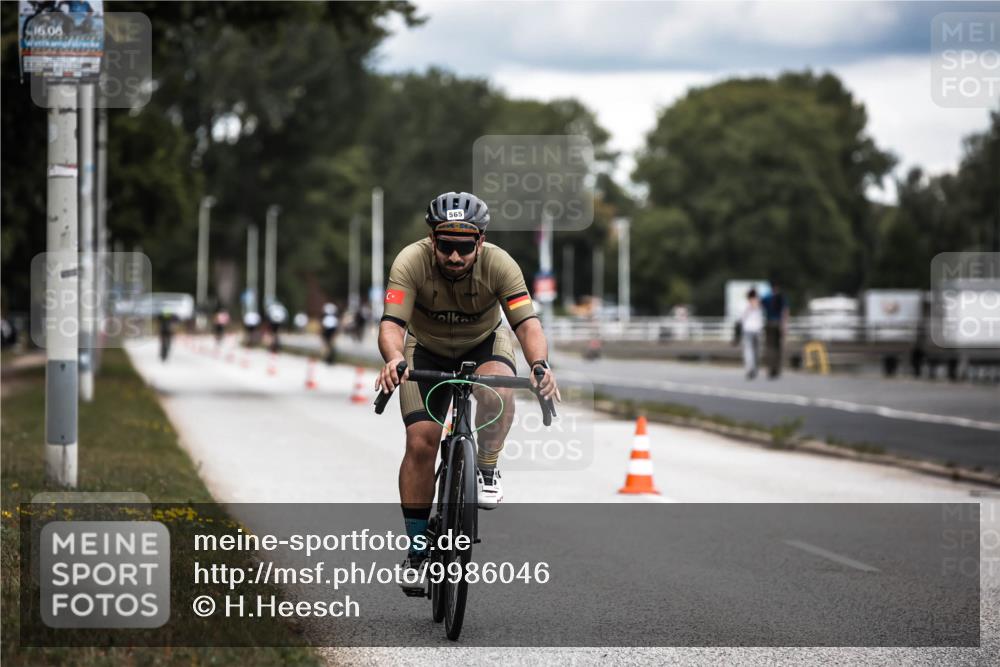 16.08.2026 - KN Förde Triathlon 2026 H.Heesch http://msf.ph/oto/9986046 16.08.2026 13:08:09 Radfahren 565, 579, 710, 732 meine-sportfotos.de