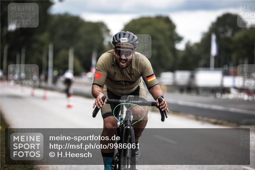 16.08.2026 - KN Förde Triathlon 2026 H.Heesch http://msf.ph/oto/9986061 16.08.2026 13:08:10 Radfahren 565, 710, 732 meine-sportfotos.de