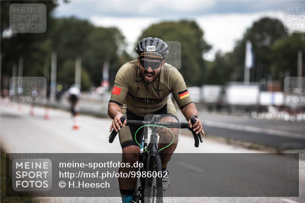 16.08.2026 - KN Förde Triathlon 2026 H.Heesch http://msf.ph/oto/9986062 16.08.2026 13:08:10 Radfahren 565, 710, 732 meine-sportfotos.de