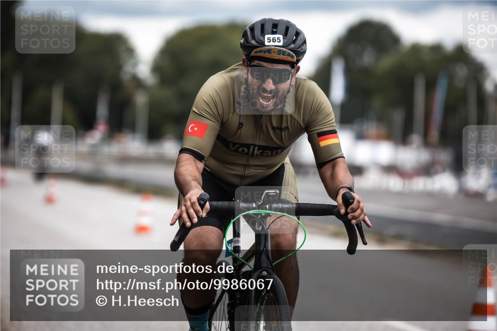 16.08.2026 - KN Förde Triathlon 2026 H.Heesch http://msf.ph/oto/9986067 16.08.2026 13:08:10 Radfahren 565, 710, 732 meine-sportfotos.de