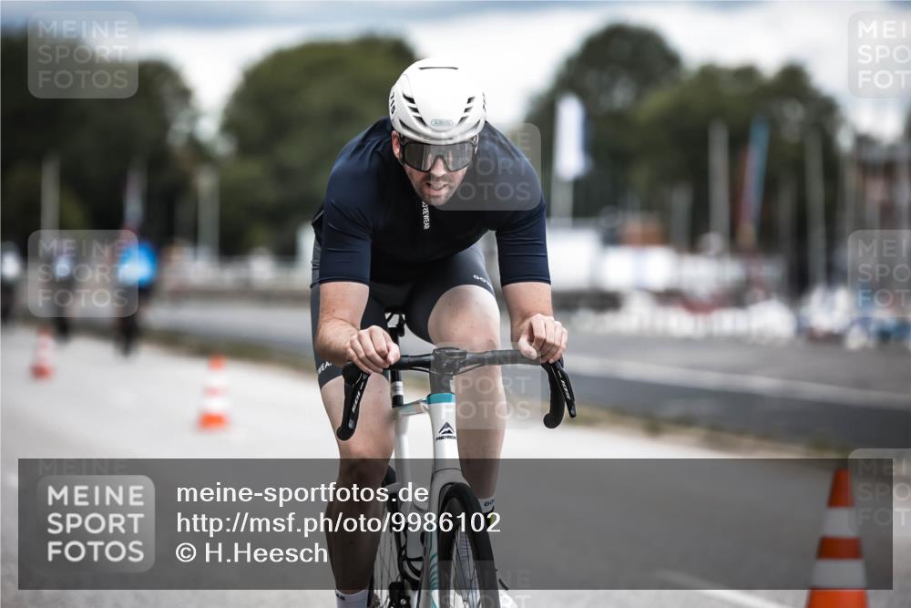 16.08.2026 - KN Förde Triathlon 2026 H.Heesch http://msf.ph/oto/9986102 16.08.2026 13:08:38 Radfahren 576, 715 meine-sportfotos.de
