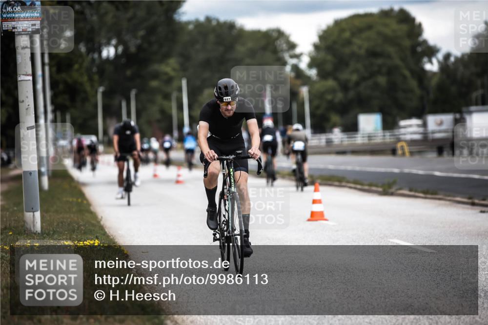 16.08.2026 - KN Förde Triathlon 2026 H.Heesch http://msf.ph/oto/9986113 16.08.2026 13:08:44 Radfahren 527, 576, 586, 598 meine-sportfotos.de