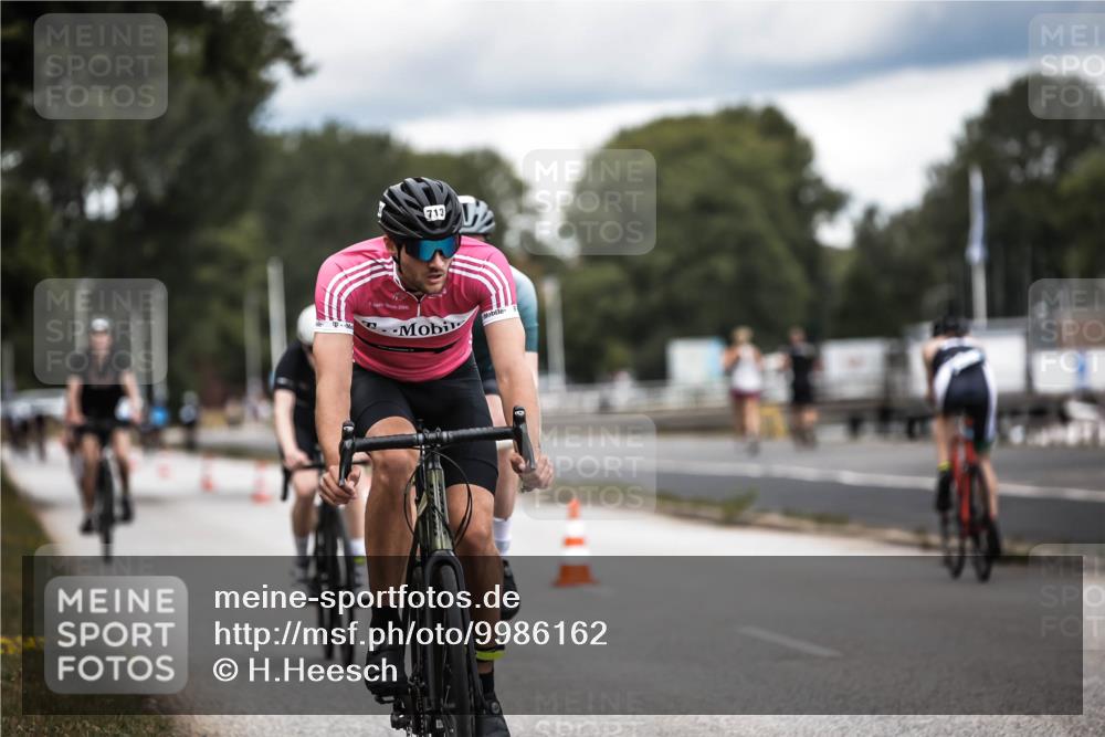 16.08.2026 - KN Förde Triathlon 2026 H.Heesch http://msf.ph/oto/9986162 16.08.2026 13:08:55 Radfahren 600, 713, 714, 716, 725 meine-sportfotos.de
