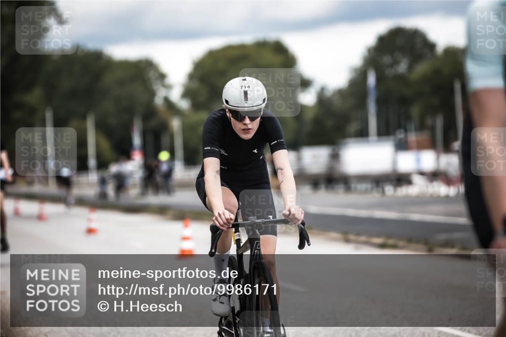 16.08.2026 - KN Förde Triathlon 2026 H.Heesch http://msf.ph/oto/9986171 16.08.2026 13:08:57 Radfahren 591, 600, 713, 714, 725 meine-sportfotos.de