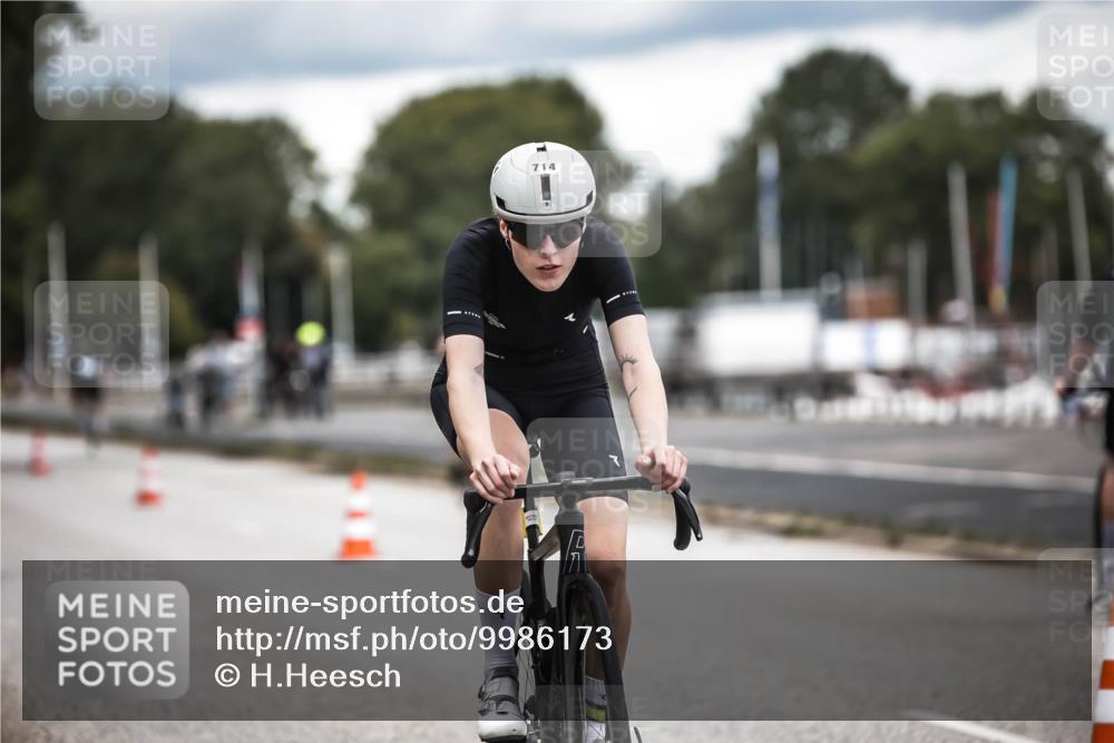 16.08.2026 - KN Förde Triathlon 2026 H.Heesch http://msf.ph/oto/9986173 16.08.2026 13:08:57 Radfahren 591, 600, 713, 714, 725 meine-sportfotos.de