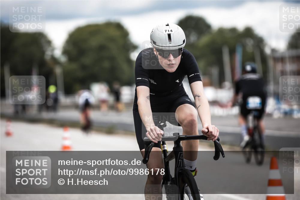 16.08.2026 - KN Förde Triathlon 2026 H.Heesch http://msf.ph/oto/9986178 16.08.2026 13:08:57 Radfahren 591, 600, 713, 714, 725 meine-sportfotos.de