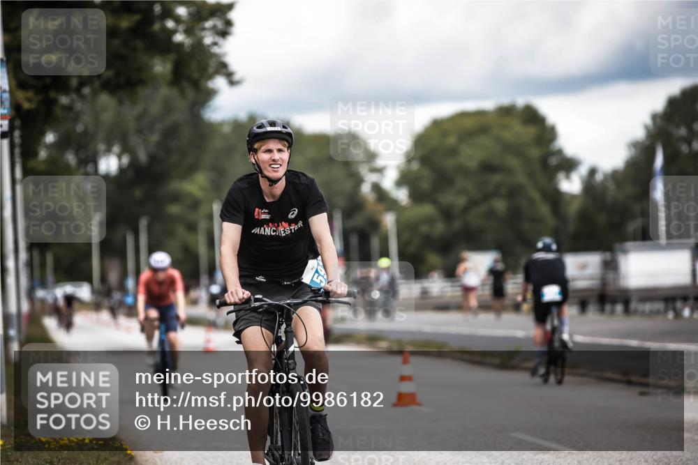 16.08.2026 - KN Förde Triathlon 2026 H.Heesch http://msf.ph/oto/9986182 16.08.2026 13:08:59 Radfahren 591, 600, 707, 709, 713, 714 meine-sportfotos.de