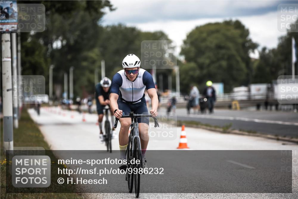 16.08.2026 - KN Förde Triathlon 2026 H.Heesch http://msf.ph/oto/9986232 16.08.2026 13:09:12 Radfahren 505, 519, 520, 522, 525, 551, 746 meine-sportfotos.de