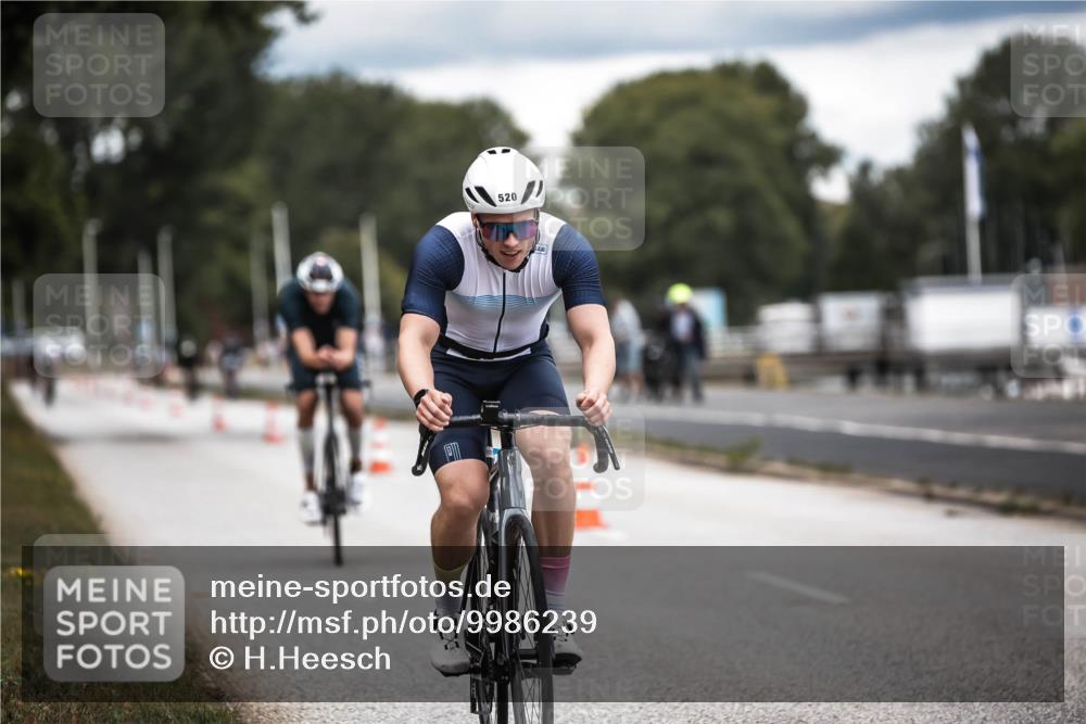16.08.2026 - KN Förde Triathlon 2026 H.Heesch http://msf.ph/oto/9986239 16.08.2026 13:09:13 Radfahren 519, 520, 522, 525, 551, 746 meine-sportfotos.de