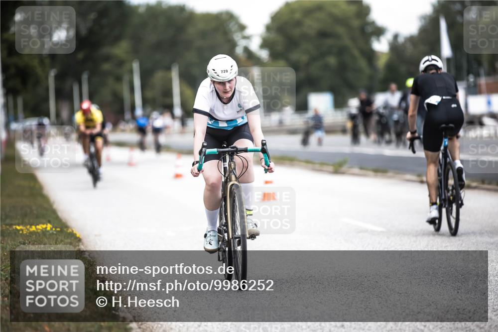 16.08.2026 - KN Förde Triathlon 2026 H.Heesch http://msf.ph/oto/9986252 16.08.2026 13:09:26 Radfahren 543, 559, 578, 720, 723 meine-sportfotos.de