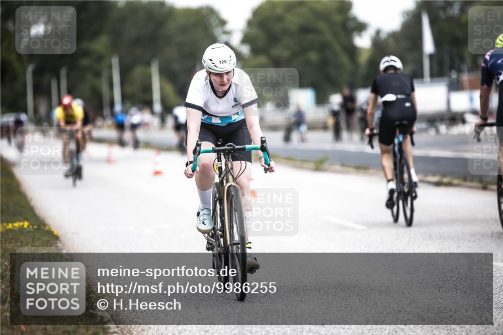16.08.2026 - KN Förde Triathlon 2026 H.Heesch http://msf.ph/oto/9986255 16.08.2026 13:09:26 Radfahren 543, 559, 578, 720, 723 meine-sportfotos.de