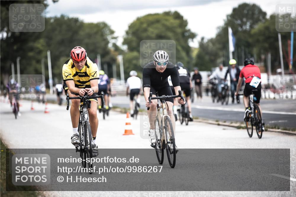 16.08.2026 - KN Förde Triathlon 2026 H.Heesch http://msf.ph/oto/9986267 16.08.2026 13:09:30 Radfahren 543, 552, 720, 723 meine-sportfotos.de