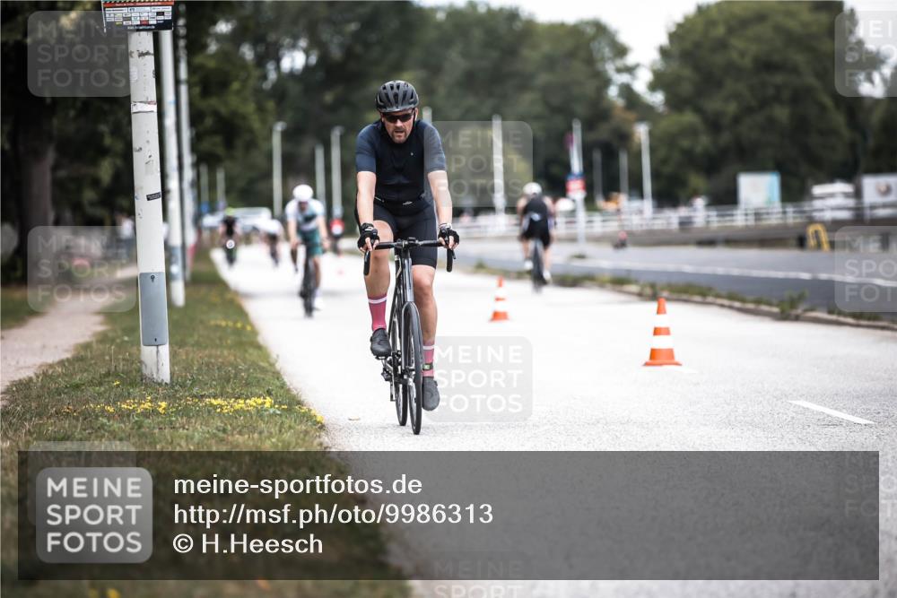 16.08.2026 - KN Förde Triathlon 2026 H.Heesch http://msf.ph/oto/9986313 16.08.2026 13:09:48 Radfahren 553, 735 meine-sportfotos.de