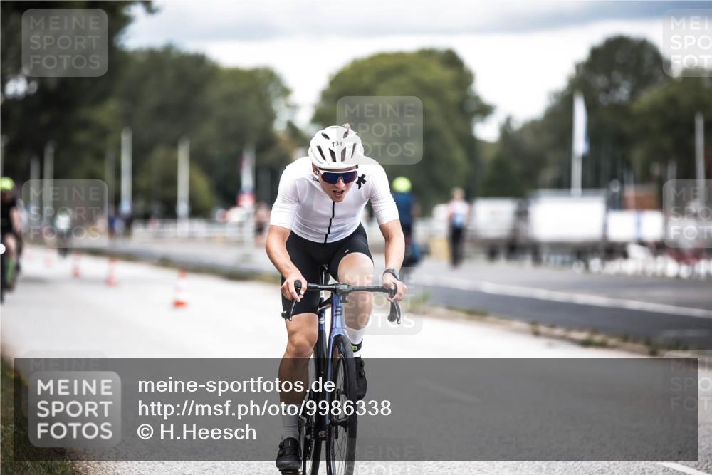 16.08.2026 - KN Förde Triathlon 2026 H.Heesch http://msf.ph/oto/9986338 16.08.2026 13:09:59 Radfahren 524, 701, 738 meine-sportfotos.de