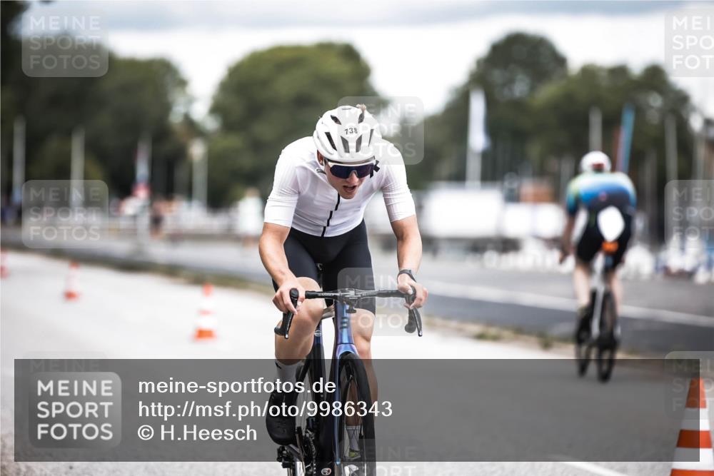 16.08.2026 - KN Förde Triathlon 2026 H.Heesch http://msf.ph/oto/9986343 16.08.2026 13:09:59 Radfahren 524, 701, 738 meine-sportfotos.de