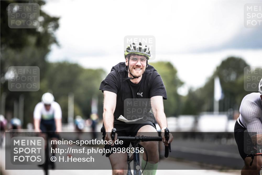 16.08.2026 - KN Förde Triathlon 2026 H.Heesch http://msf.ph/oto/9986358 16.08.2026 13:10:04 Radfahren 504, 524, 595, 701, 704, 743 meine-sportfotos.de