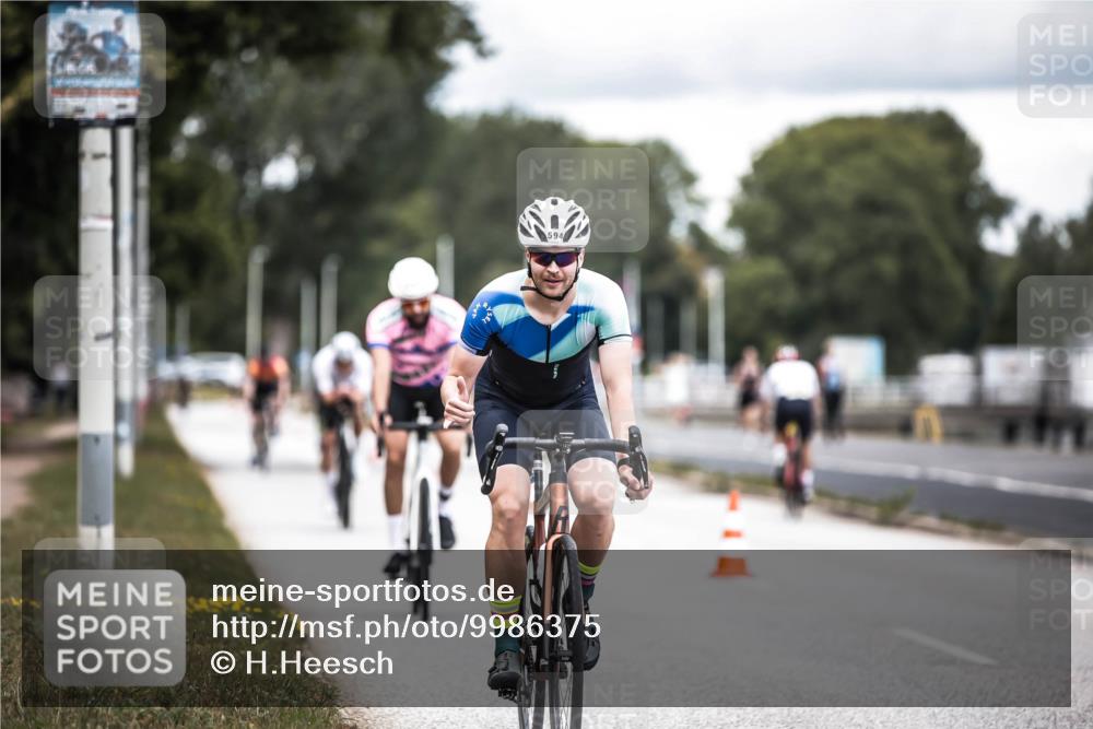 16.08.2026 - KN Förde Triathlon 2026 H.Heesch http://msf.ph/oto/9986375 16.08.2026 13:10:10 Radfahren 504, 594, 595, 718, 732 meine-sportfotos.de