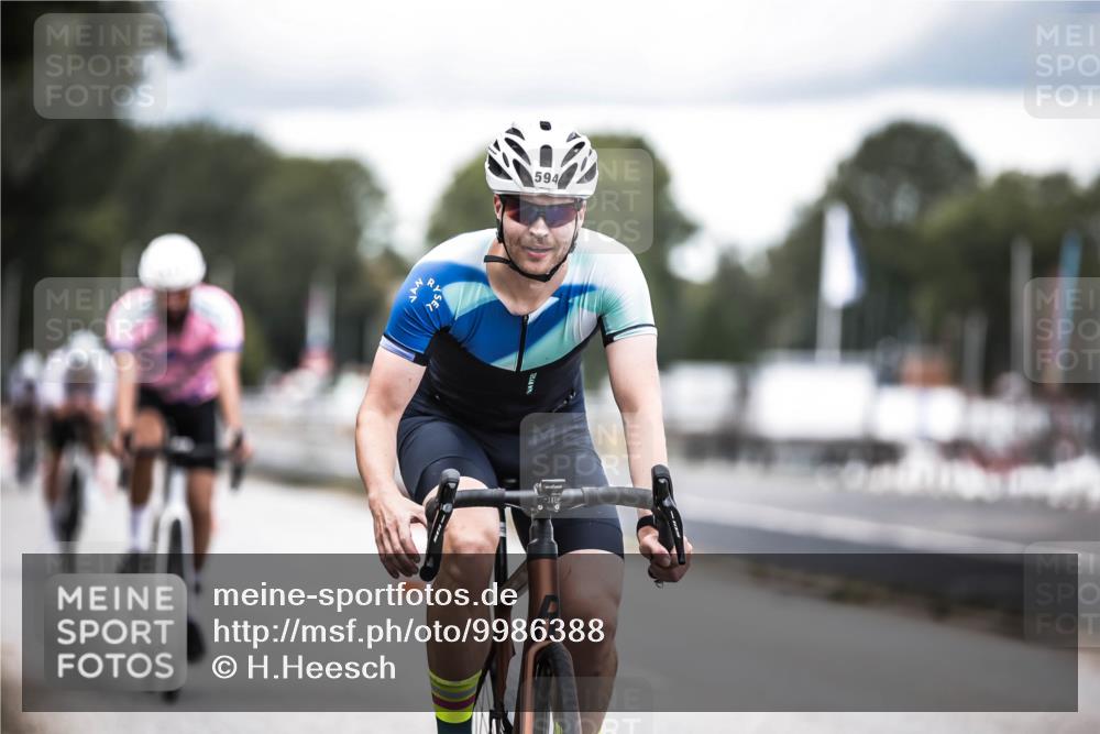16.08.2026 - KN Förde Triathlon 2026 H.Heesch http://msf.ph/oto/9986388 16.08.2026 13:10:11 Radfahren 594, 595, 710, 718, 732 meine-sportfotos.de