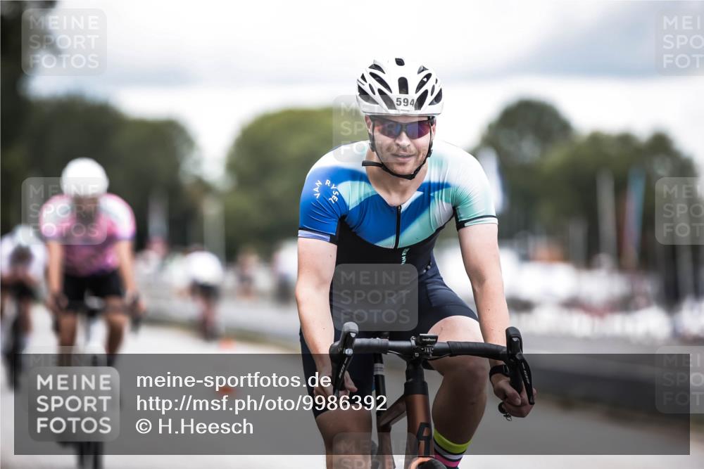 16.08.2026 - KN Förde Triathlon 2026 H.Heesch http://msf.ph/oto/9986392 16.08.2026 13:10:11 Radfahren 594, 595, 710, 718, 732 meine-sportfotos.de