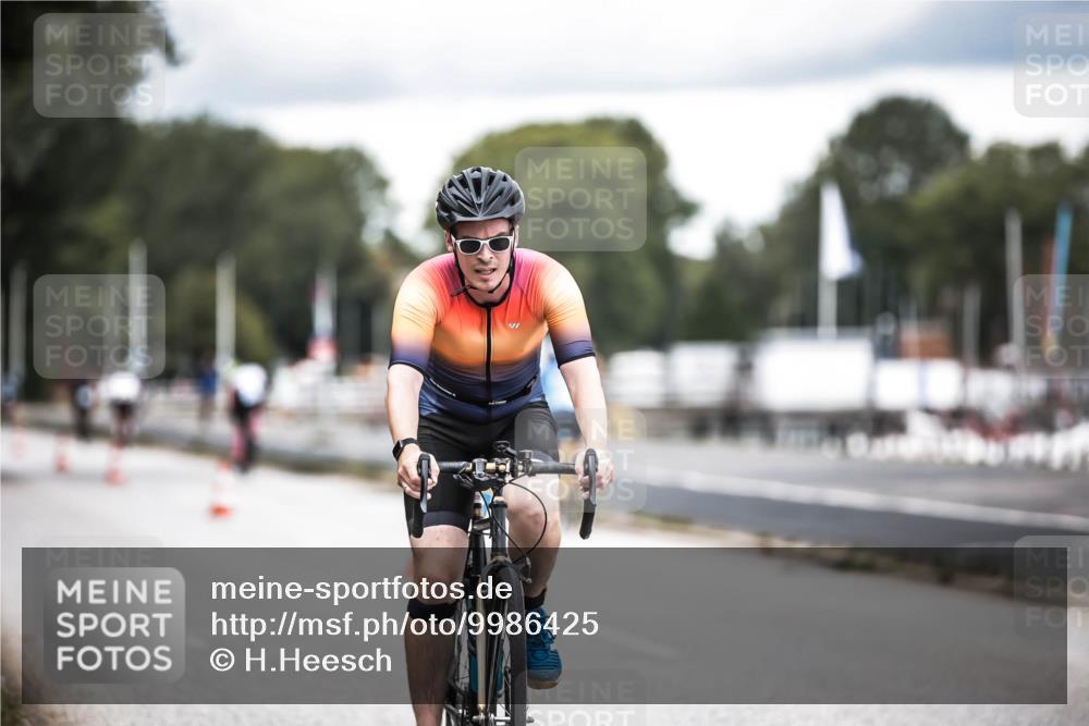16.08.2026 - KN Förde Triathlon 2026 H.Heesch http://msf.ph/oto/9986425 16.08.2026 13:10:17 Radfahren 592, 710 meine-sportfotos.de